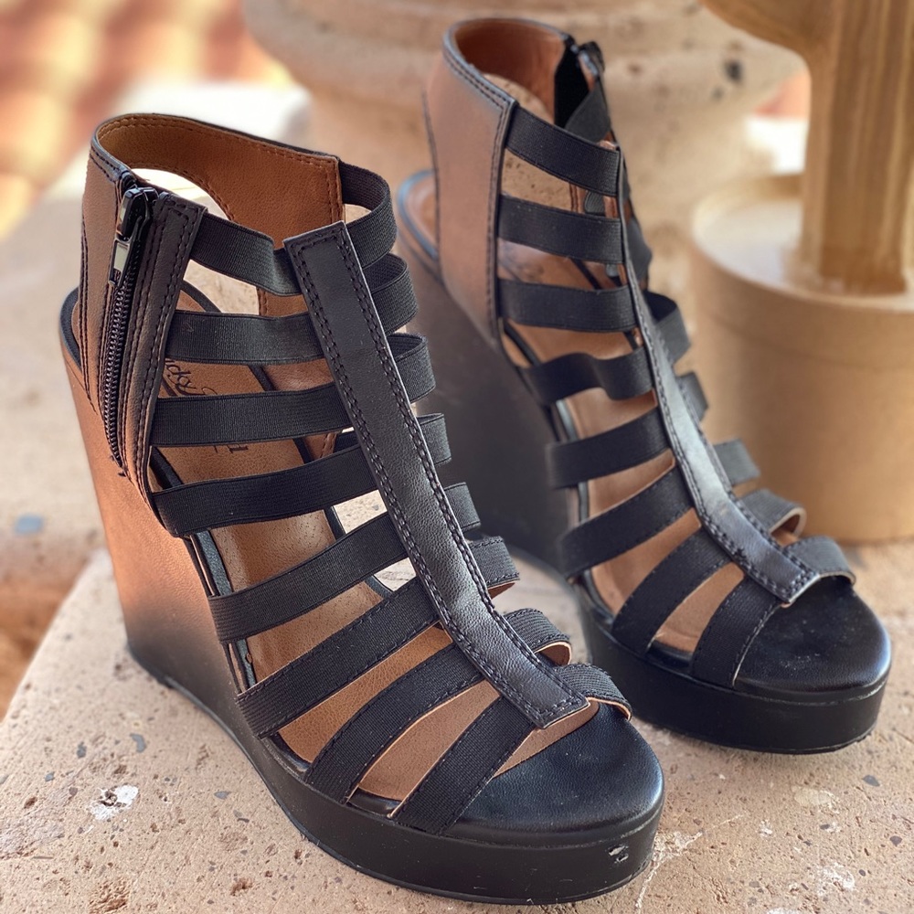 (SOLD)Lucky Brand Black Wedges